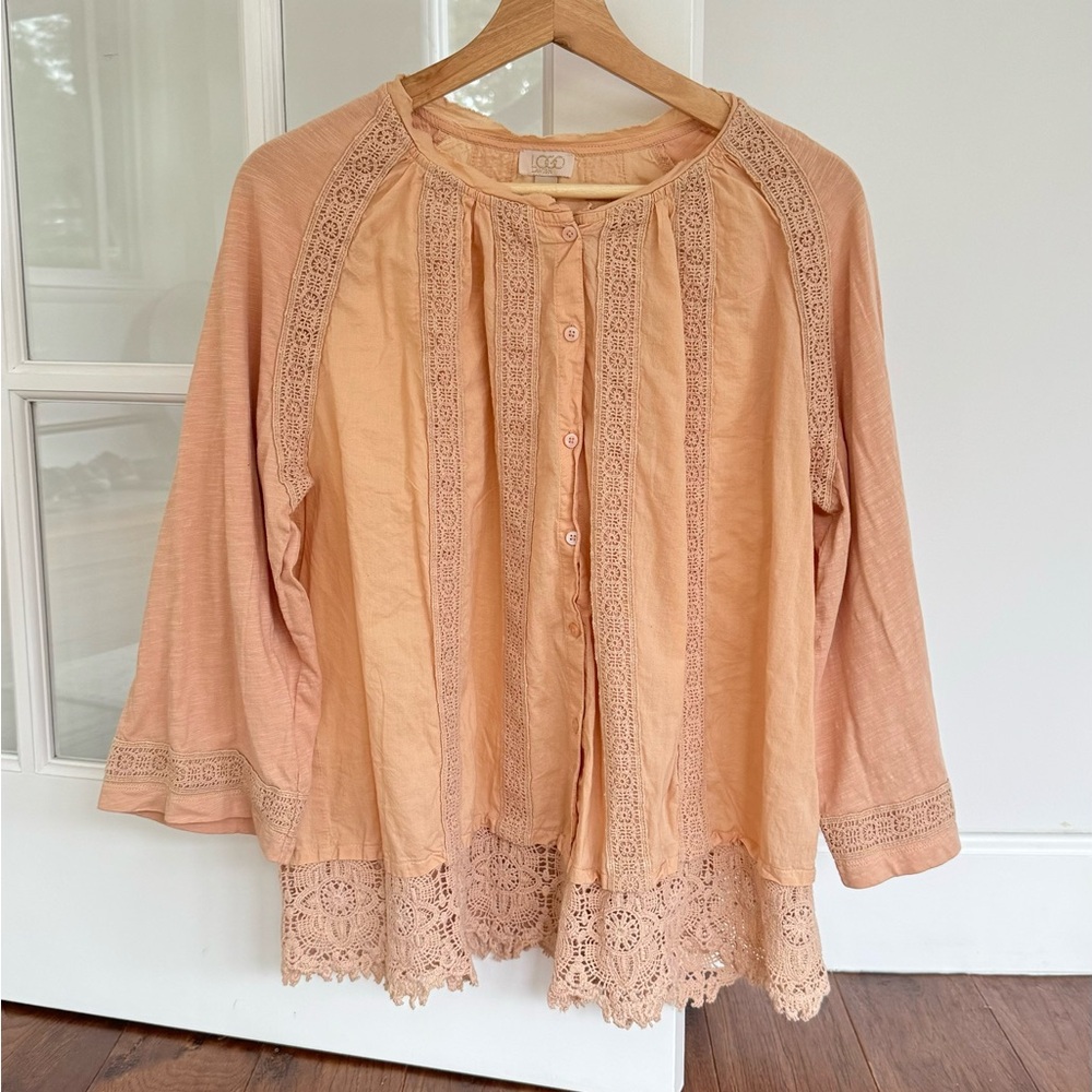 LOGO Lavish Woven Button Front Top with Lace Trim beautiful cream color size M